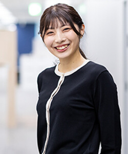 アソシエイト
